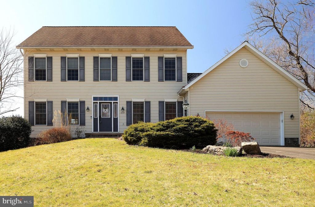 240 SUNDAY DR, State College, PA 16801