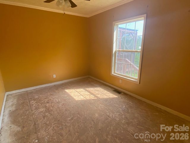 39 Henry White Lane, Leicester, NC 28748