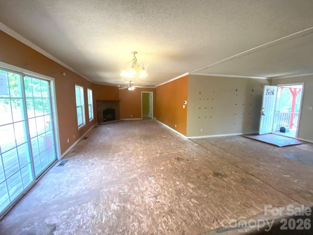 39 Henry White Lane, Leicester, NC 28748