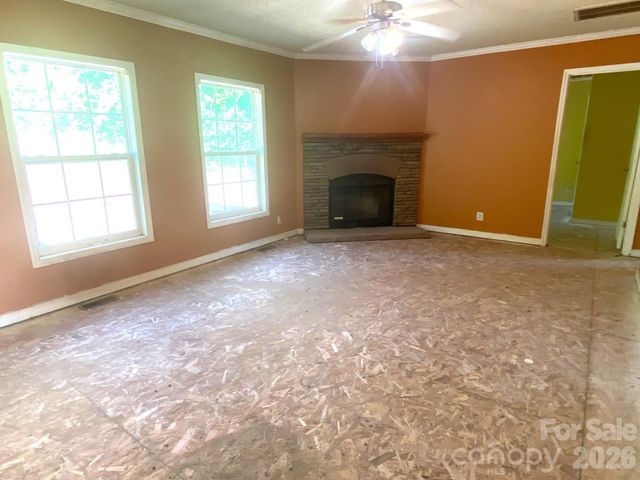 39 Henry White Lane, Leicester, NC 28748