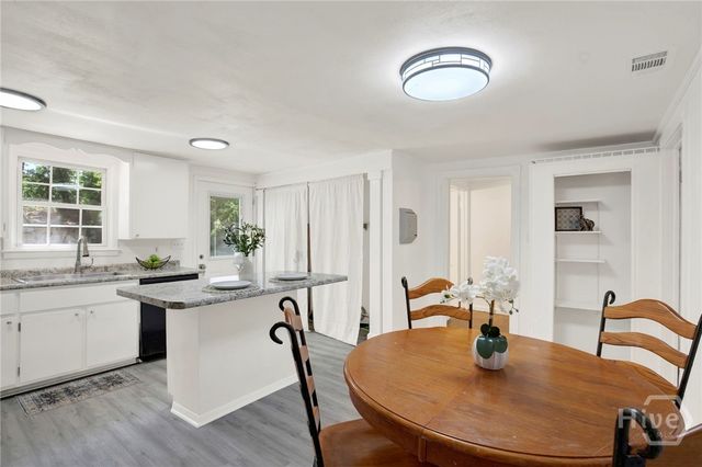 17 Russell Avenue, Savannah, GA 31408