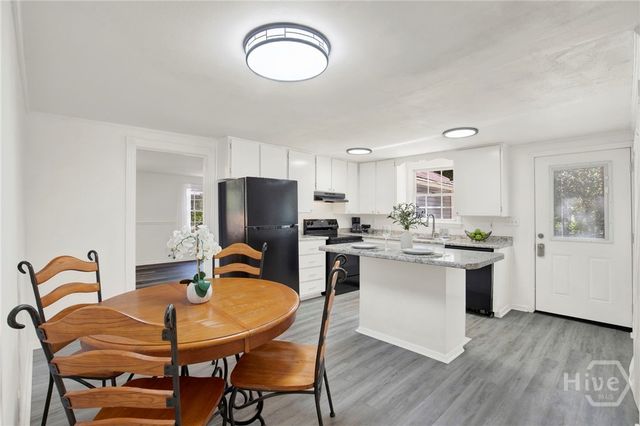 17 Russell Avenue, Savannah, GA 31408