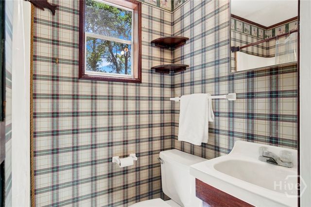 17 Russell Avenue, Savannah, GA 31408