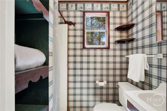 17 Russell Avenue, Savannah, GA 31408
