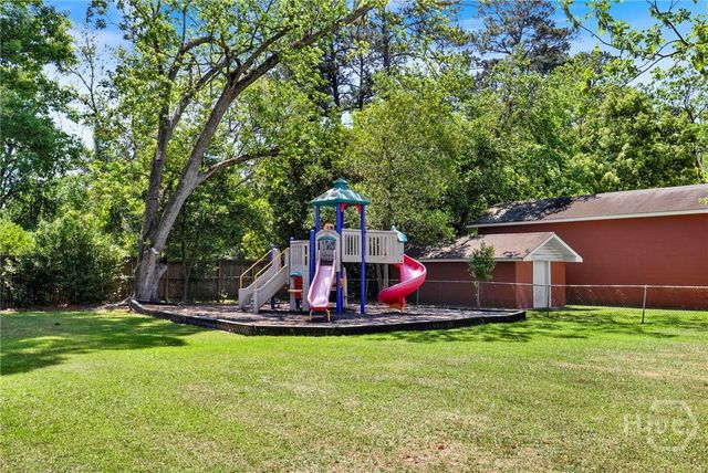 17 Russell Avenue, Savannah, GA 31408