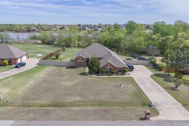 4701 Southcreek Road, Moore, OK 73165