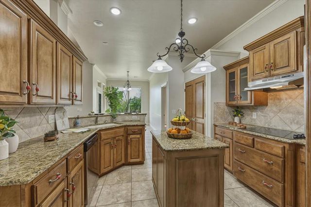 4701 Southcreek Road, Moore, OK 73165