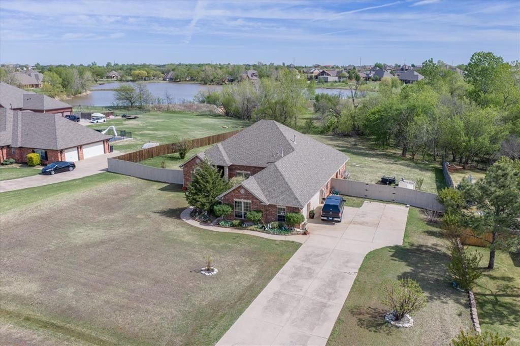 4701 Southcreek Road, Moore, OK 73165