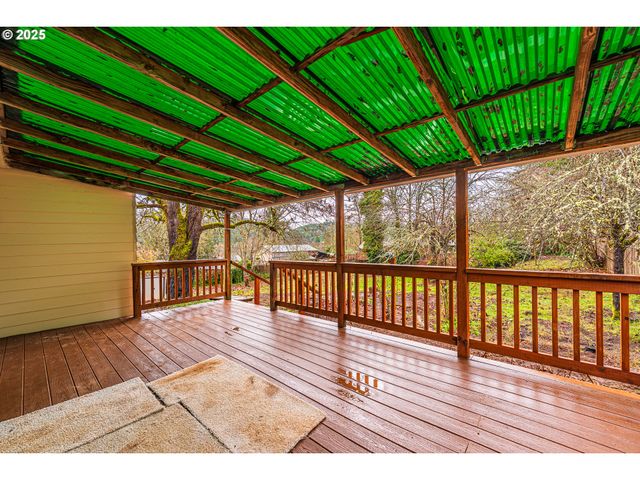 225 21ST Ave, Sweet Home, OR 97386