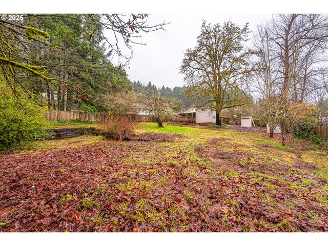 225 21ST Ave, Sweet Home, OR 97386