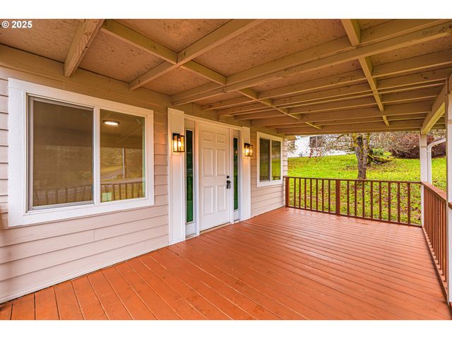 225 21ST Ave, Sweet Home, OR 97386