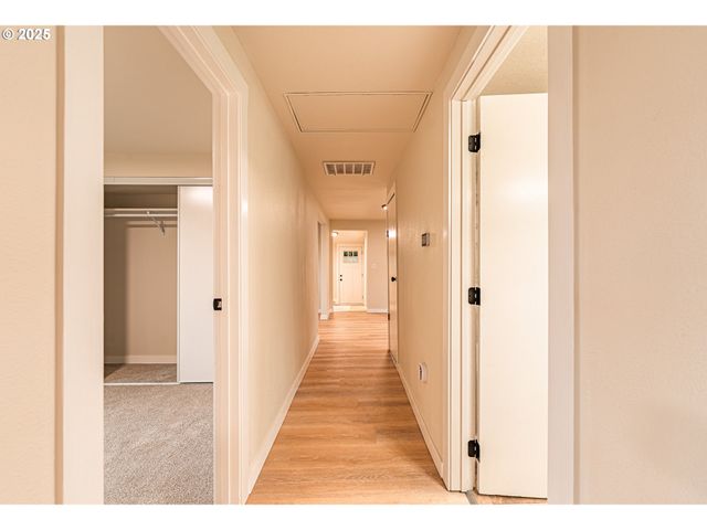 225 21ST Ave, Sweet Home, OR 97386