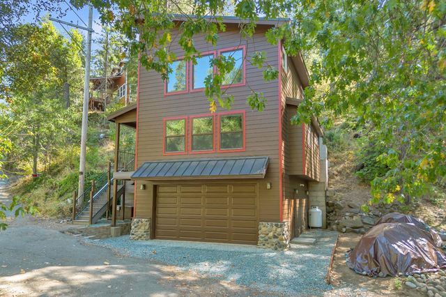 3021 Riverton Rd, Pollock Pines, CA 95726
