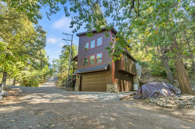 3021 Riverton Rd, Pollock Pines, CA 95726
