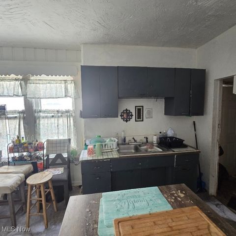 12718 Holborn Avenue, Cleveland, OH 44105