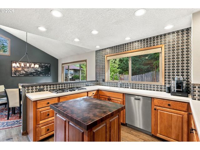 780 Nw TORREY VIEW Ln, Portland, OR 97229