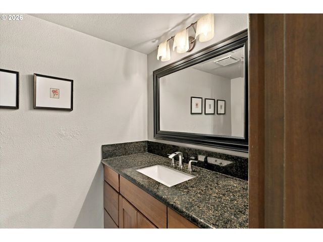 780 Nw TORREY VIEW Ln, Portland, OR 97229