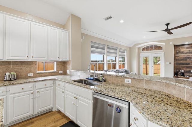 9436 Ponderosa Trail, Irving, TX 75063