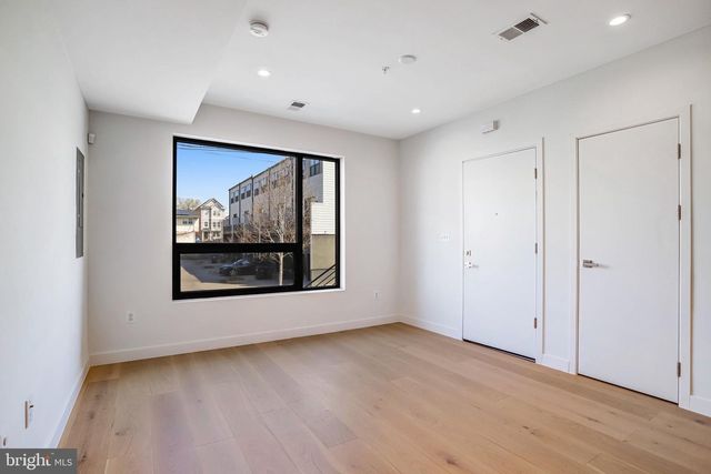 5221 F ST SE, Washington, DC 20019
