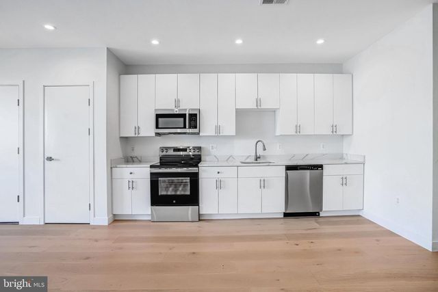 5221 F ST SE, Washington, DC 20019