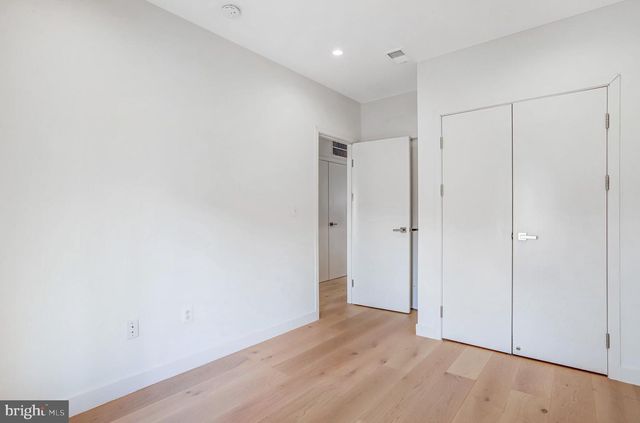 5221 F ST SE, Washington, DC 20019