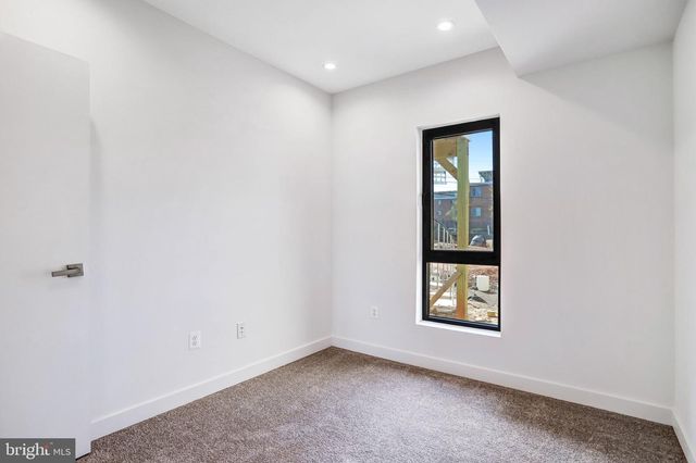 5221 F ST SE, Washington, DC 20019