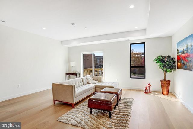 5221 F ST SE, Washington, DC 20019