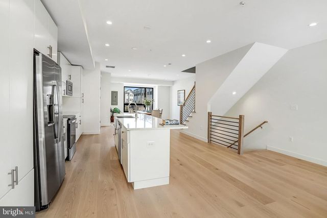 5221 F ST SE, Washington, DC 20019