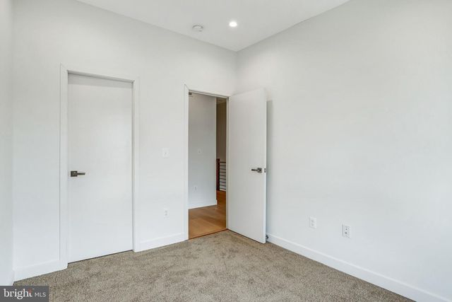 5221 F ST SE, Washington, DC 20019