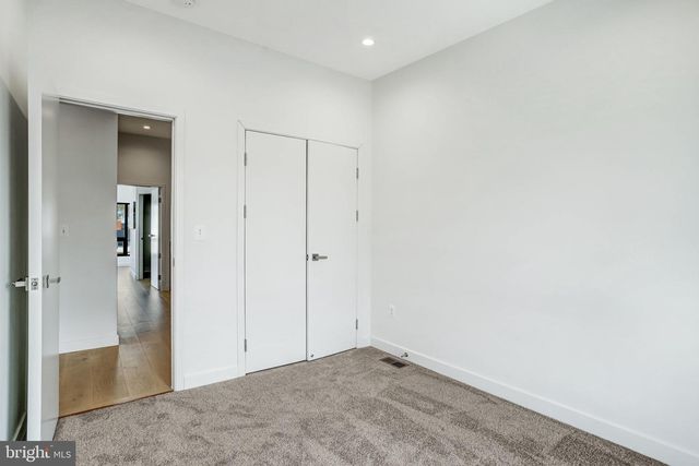 5221 F ST SE, Washington, DC 20019