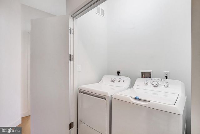 5221 F ST SE, Washington, DC 20019