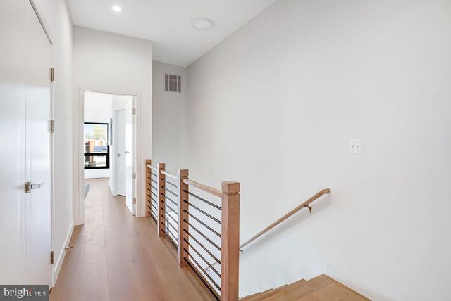 5221 F ST SE, Washington, DC 20019