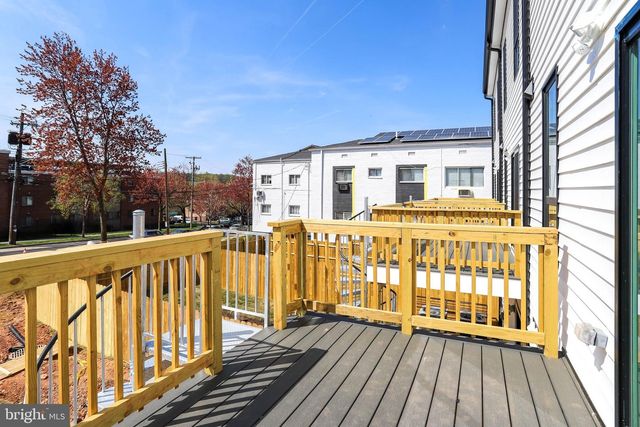 5221 F ST SE, Washington, DC 20019
