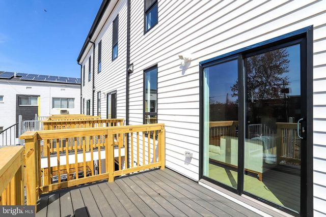 5221 F ST SE, Washington, DC 20019