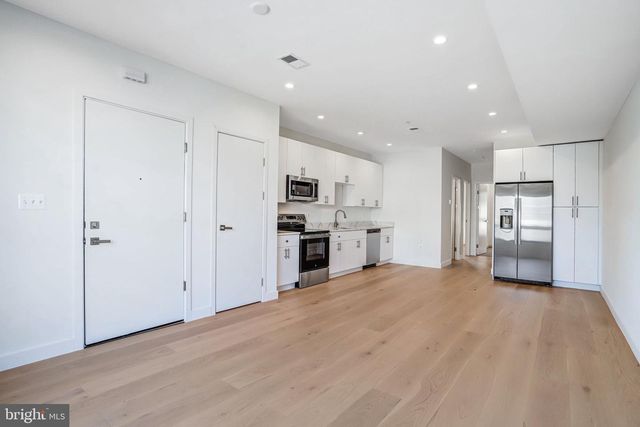 5221 F ST SE, Washington, DC 20019