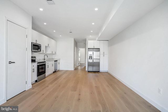 5221 F ST SE, Washington, DC 20019
