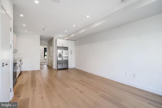 5221 F ST SE, Washington, DC 20019
