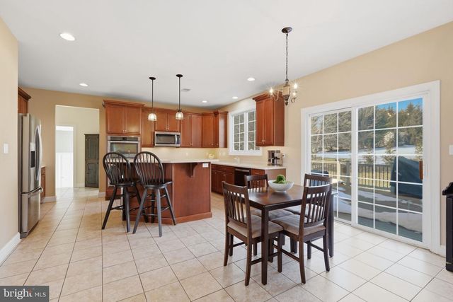 1319 JAMESTOWN DR, Romansville, PA 19320