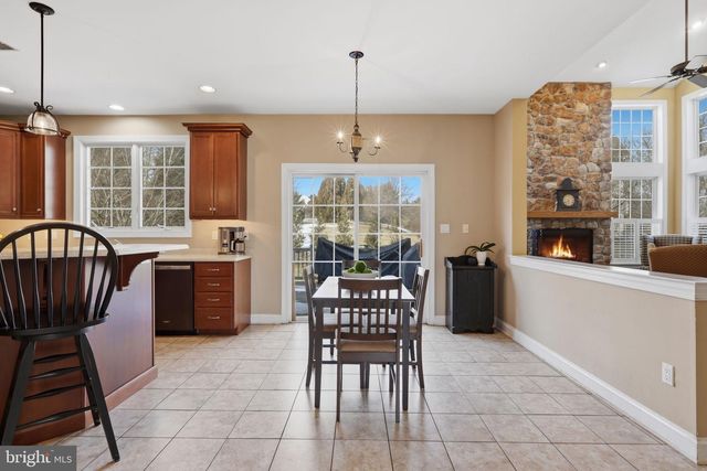 1319 JAMESTOWN DR, Romansville, PA 19320