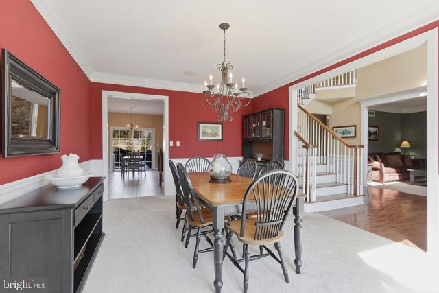 1319 JAMESTOWN DR, Romansville, PA 19320