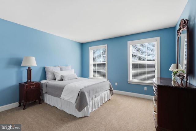 1319 JAMESTOWN DR, Romansville, PA 19320