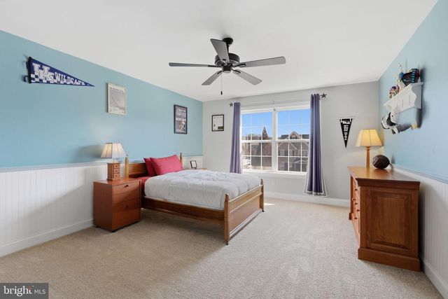 1319 JAMESTOWN DR, Romansville, PA 19320