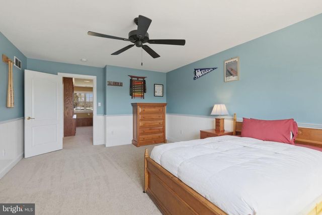 1319 JAMESTOWN DR, Romansville, PA 19320