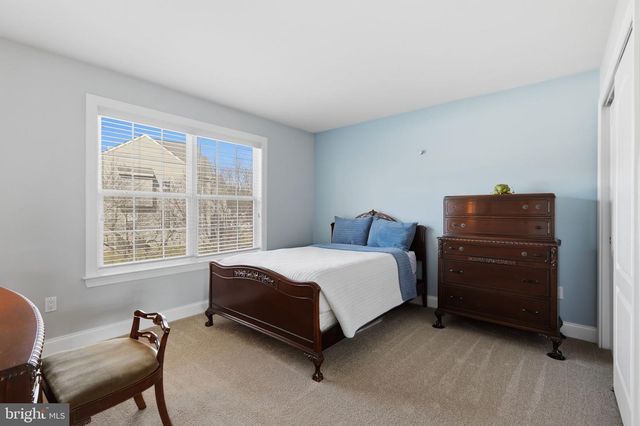 1319 JAMESTOWN DR, Romansville, PA 19320