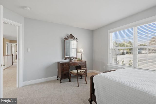 1319 JAMESTOWN DR, Romansville, PA 19320