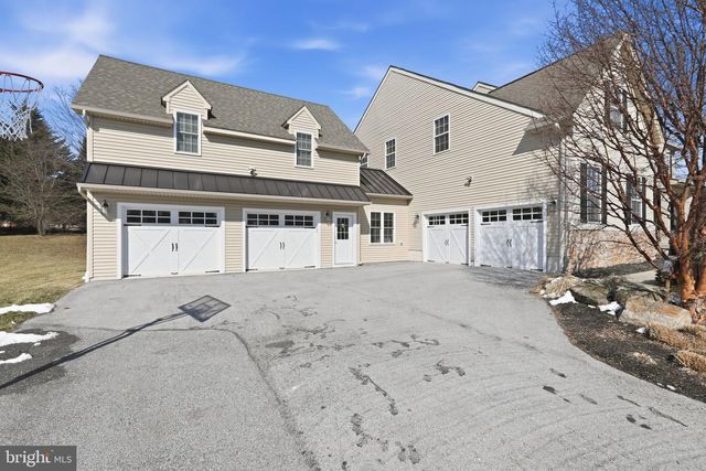 1319 JAMESTOWN DR, Romansville, PA 19320