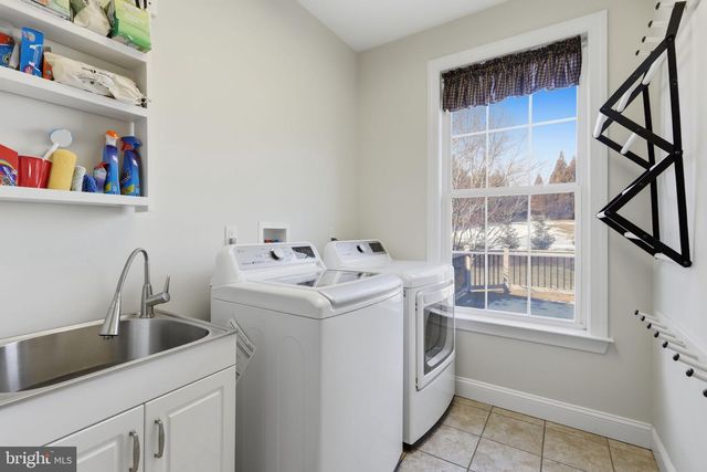 1319 JAMESTOWN DR, Romansville, PA 19320