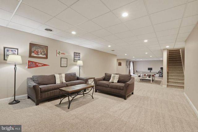 1319 JAMESTOWN DR, Romansville, PA 19320