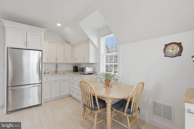 1319 JAMESTOWN DR, Romansville, PA 19320