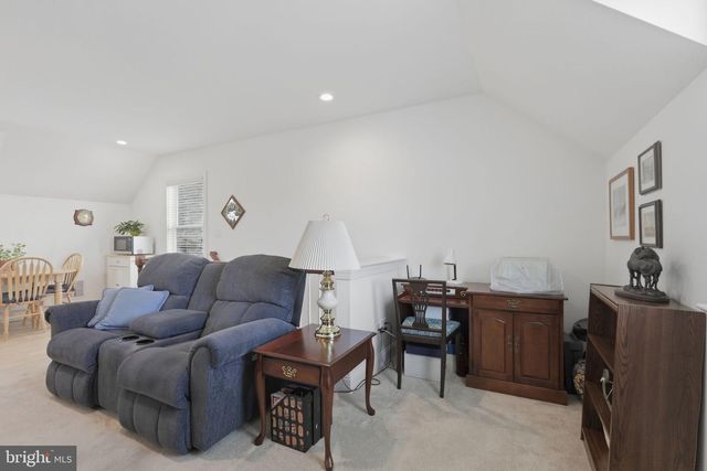 1319 JAMESTOWN DR, Romansville, PA 19320